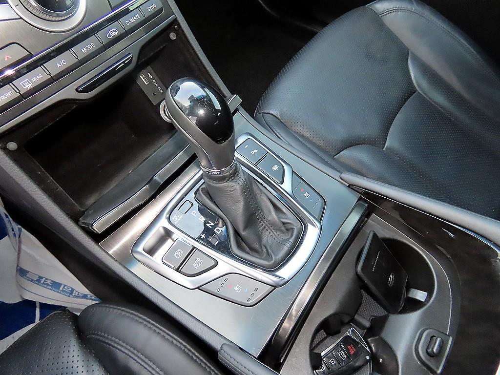 HYUNDAI Grandeur - Vista 10