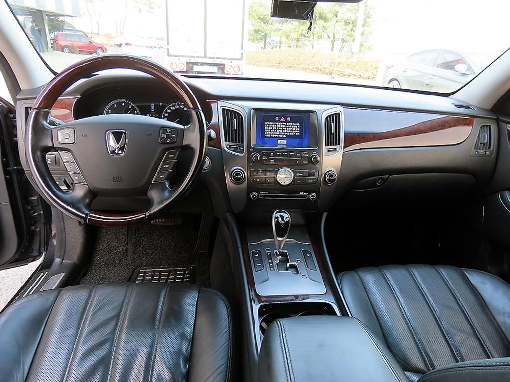 HYUNDAI Equus - Vista 7