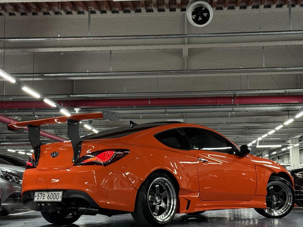 HYUNDAI Genesis - Vista 3