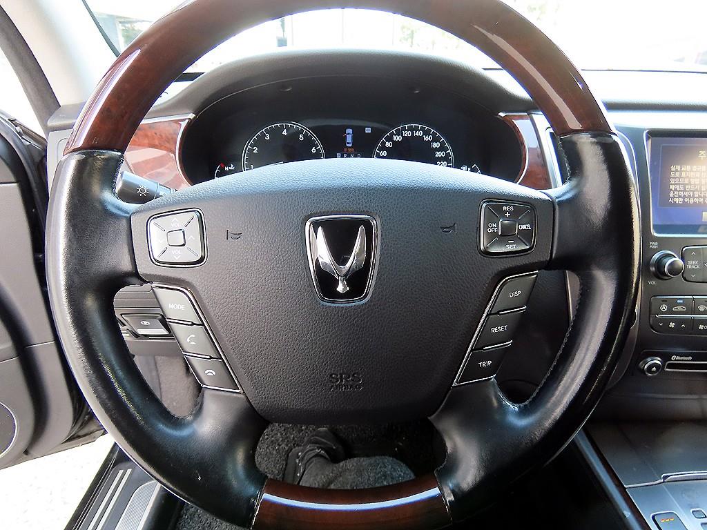 HYUNDAI Equus - Vista 8