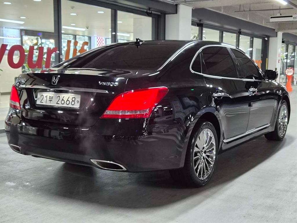 HYUNDAI Equus - Vista 4