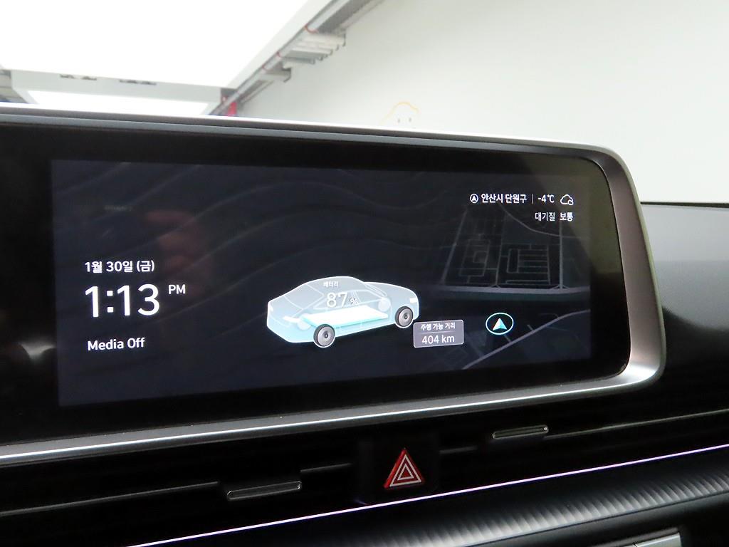 HYUNDAI Ioniq 6 - Vista 8