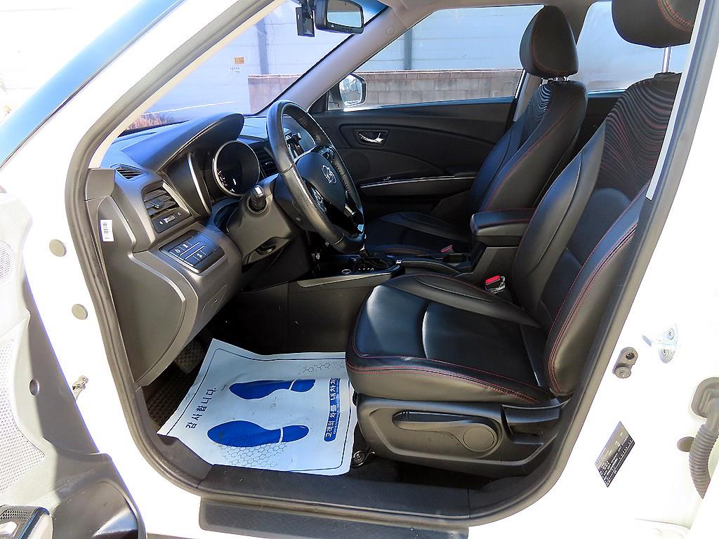 Ssangyong Tivoli - Vista 5