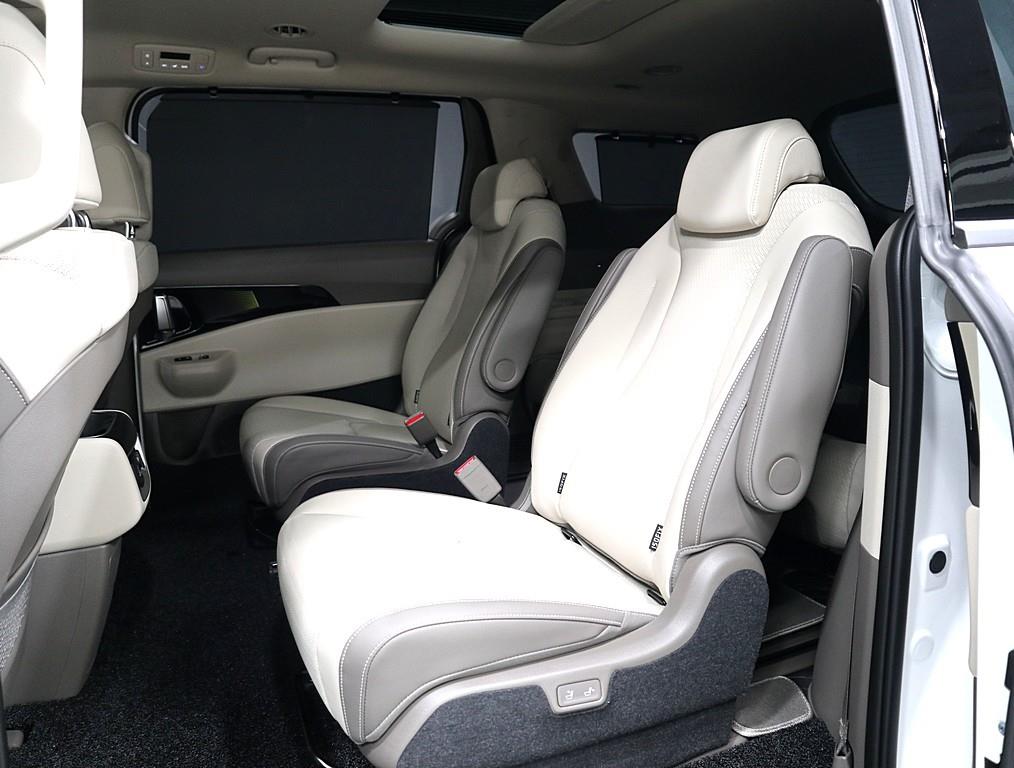 KIA Carnival - Vista 10