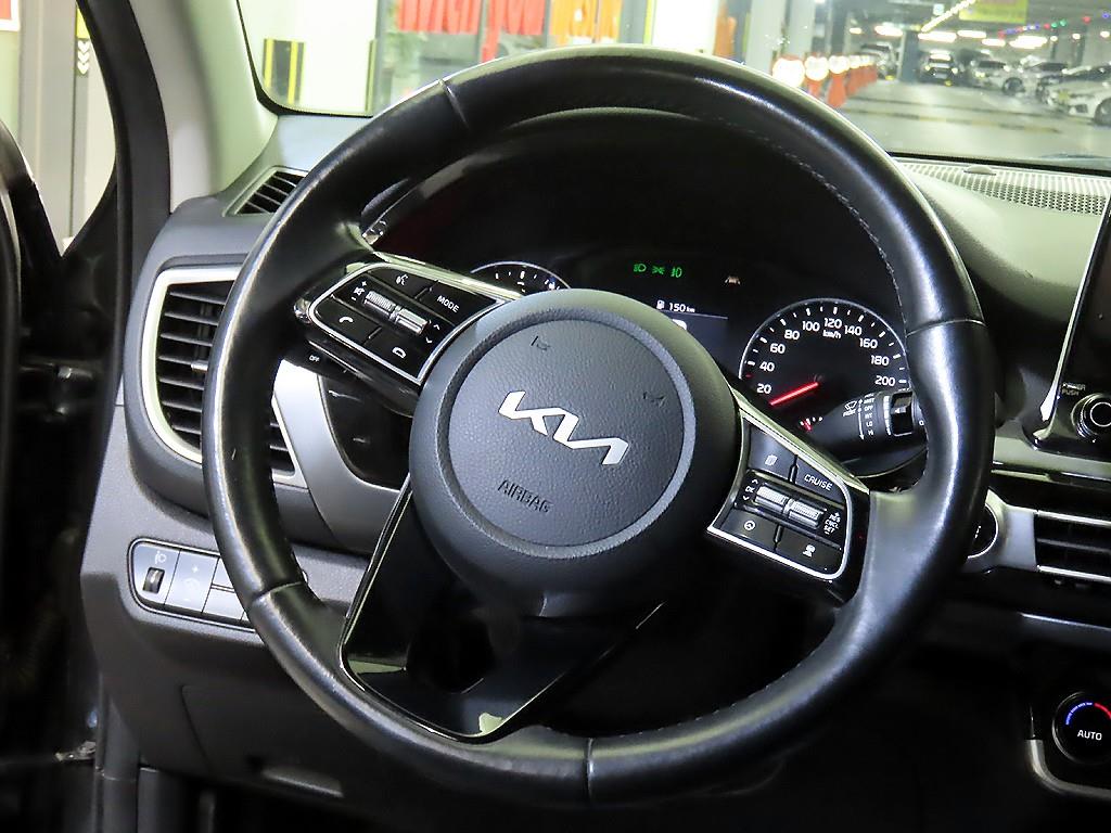 KIA Seltos - Vista 8