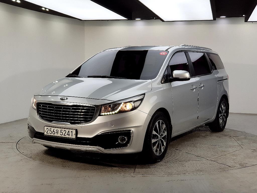 KIA Carnival 2017 Plateado - Importación desde Corea - HF Imports Iquique - Foto 1