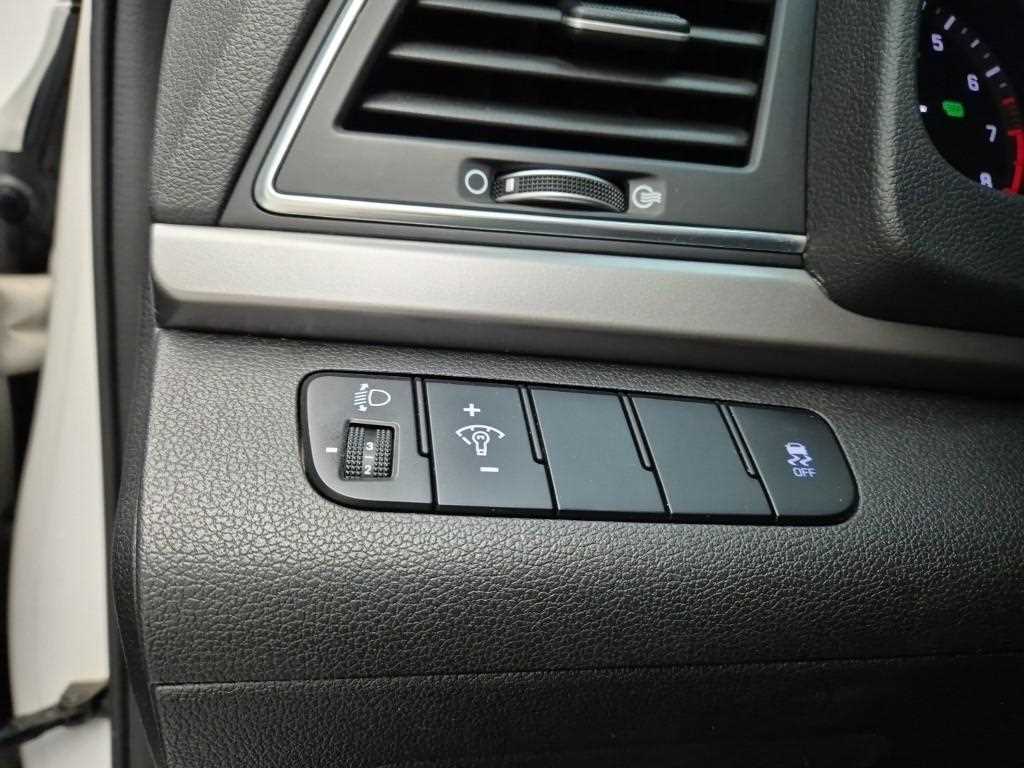 HYUNDAI Avante 2016 Blanco - Importación desde Corea - HF Imports Iquique - Foto 18