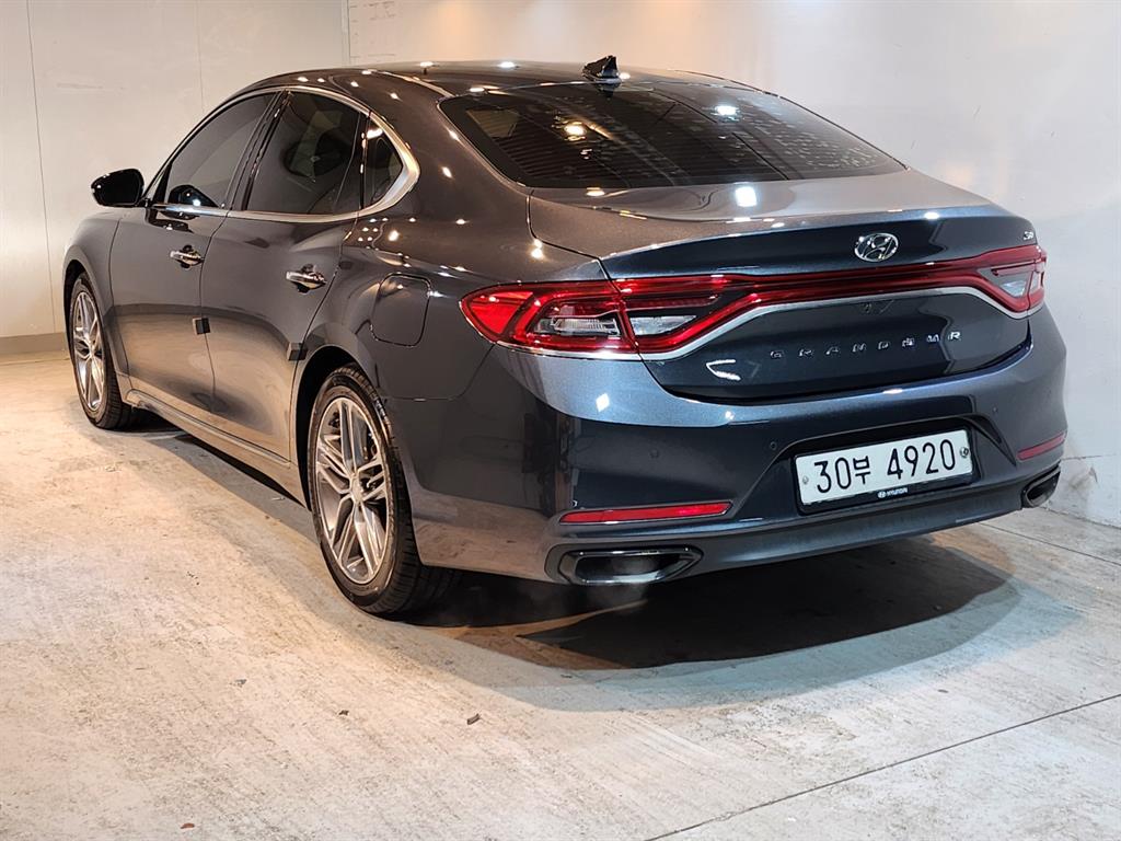 HYUNDAI Grandeur - Vista 4