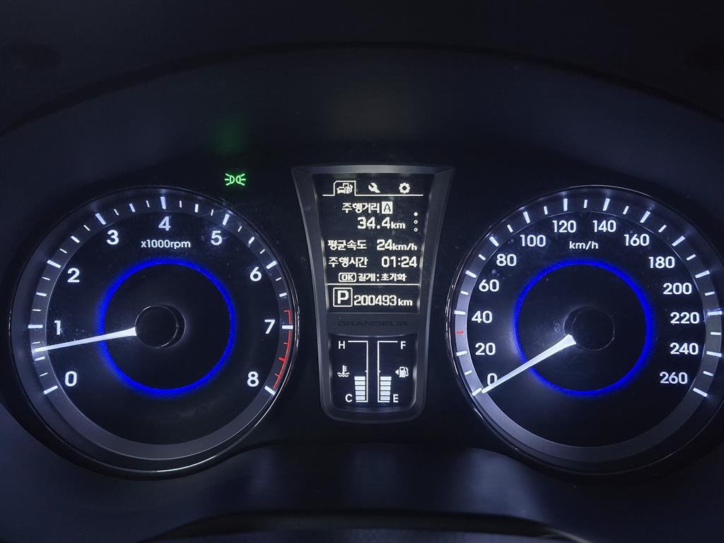 HYUNDAI Grandeur - Vista 9