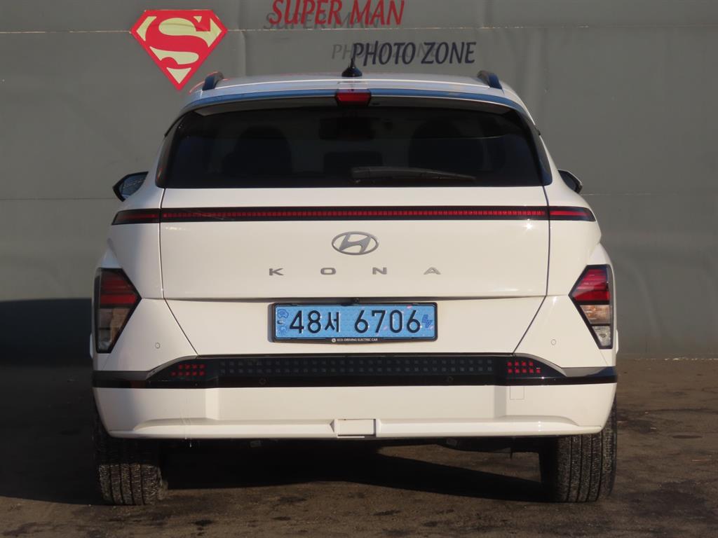 HYUNDAI Kona - Vista 7