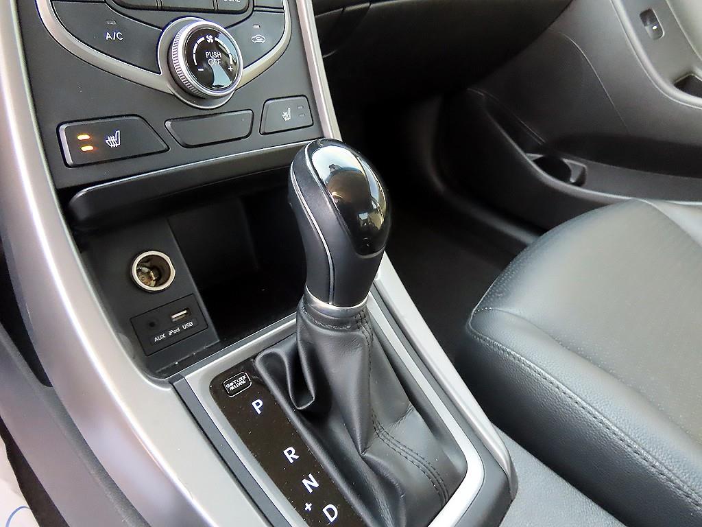 HYUNDAI Avante - Vista 11