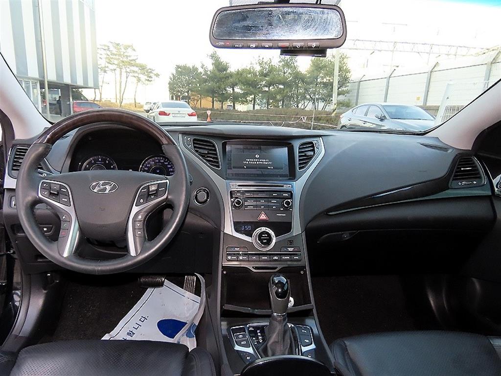 HYUNDAI Grandeur - Vista 7
