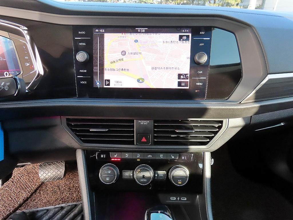 Volkswagen Jetta - Vista 12