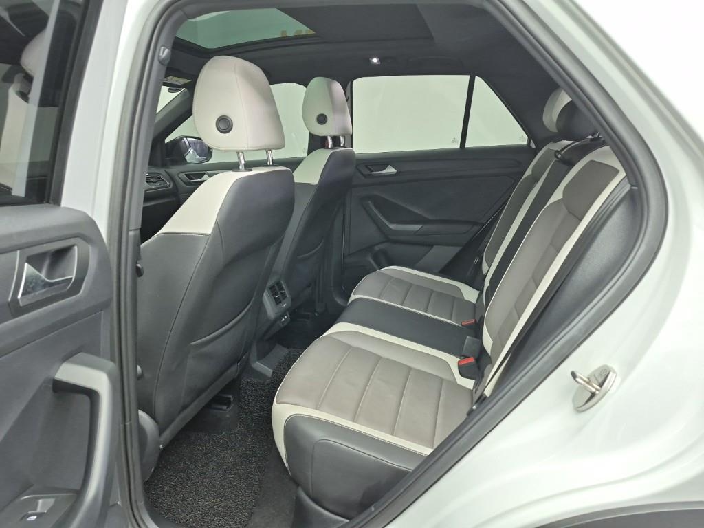 Volkswagen T-Roc - Vista 12