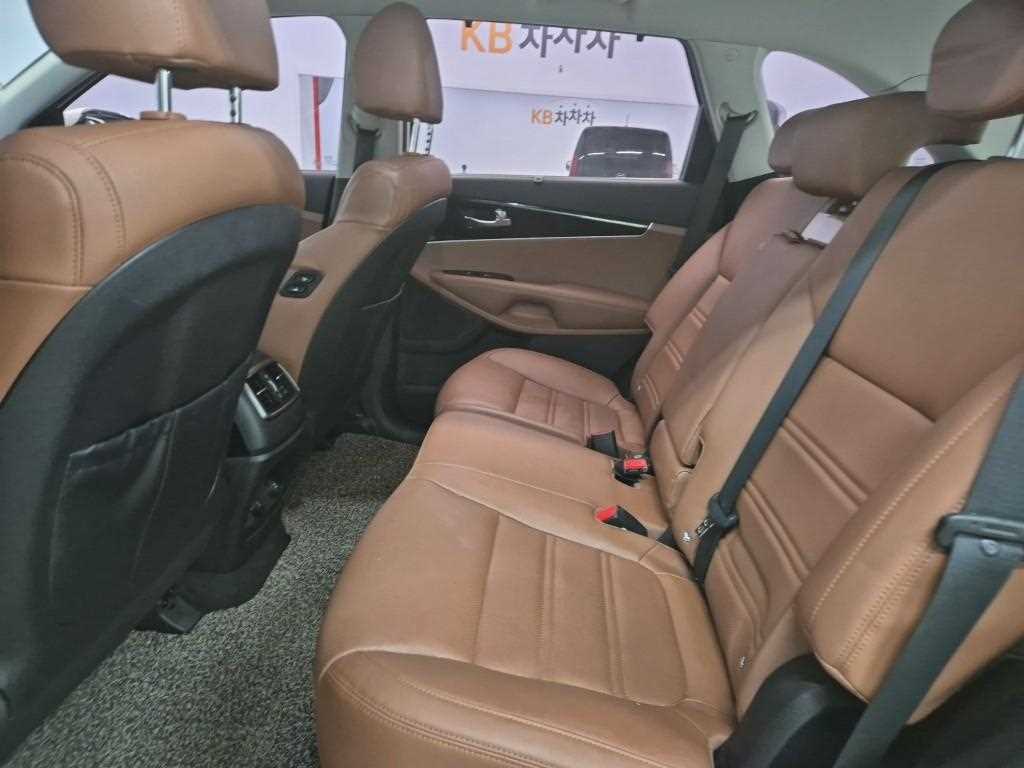 KIA Sorento - Vista 12