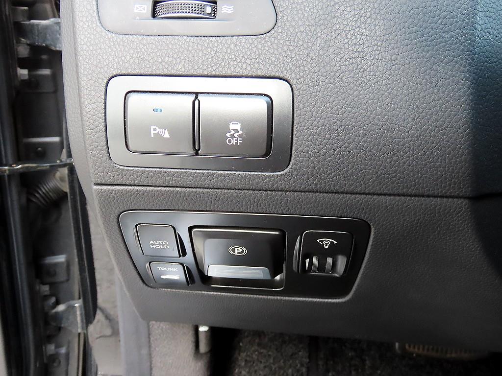 HYUNDAI Equus - Vista 12