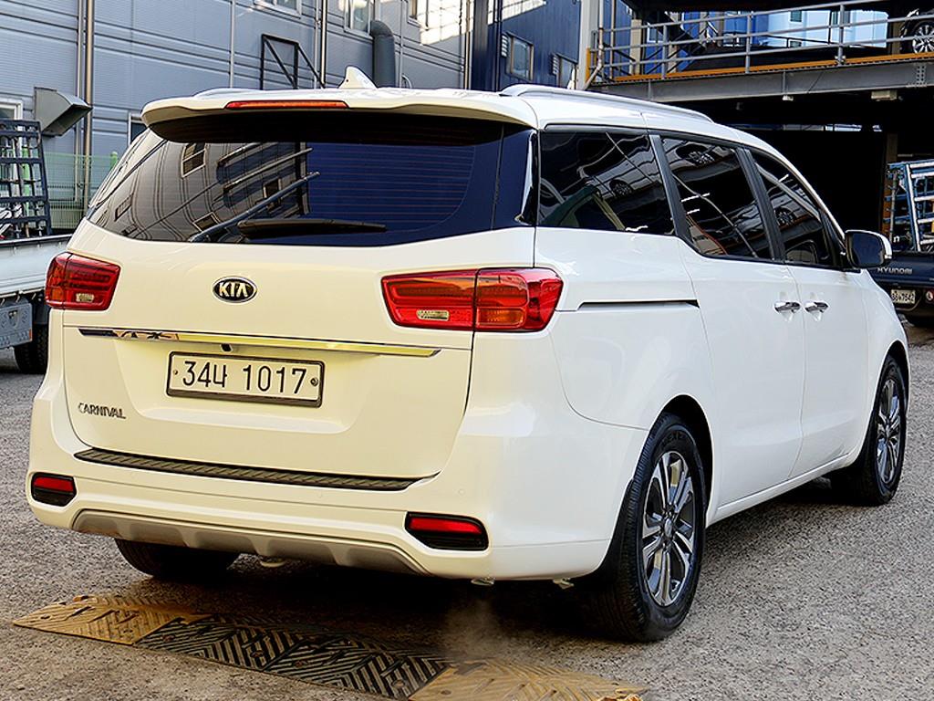 KIA Carnival - Vista 4