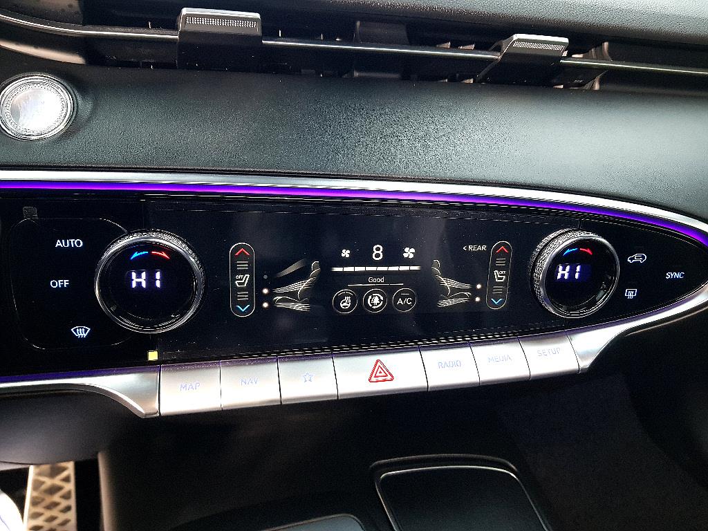 Genesis GV70 - Vista 11