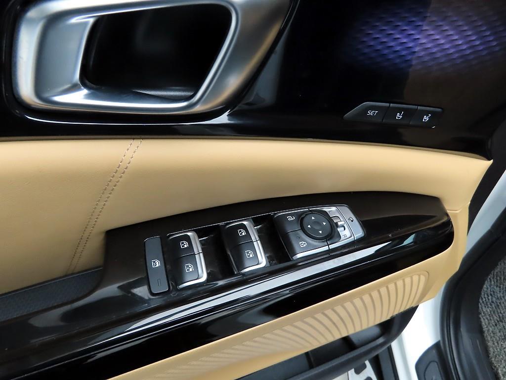 KIA Carnival - Vista 11