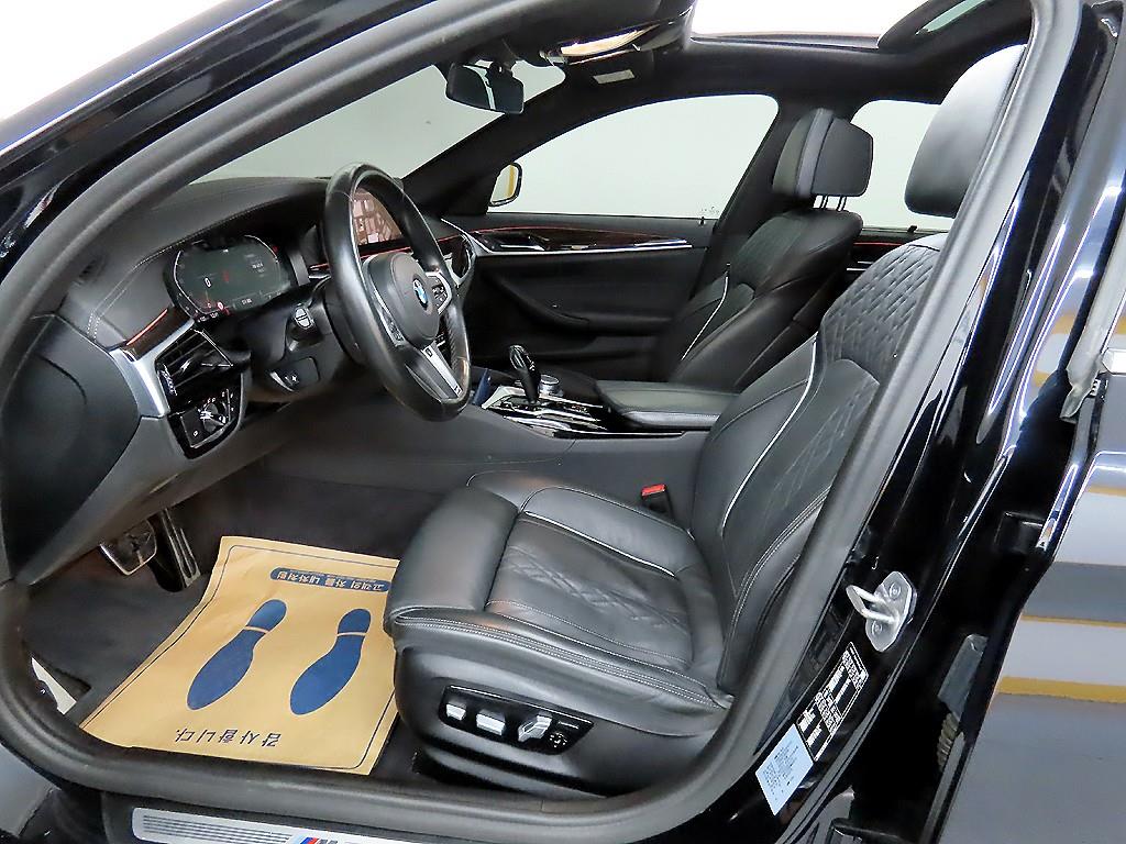 BMW 5 Series - Vista 5