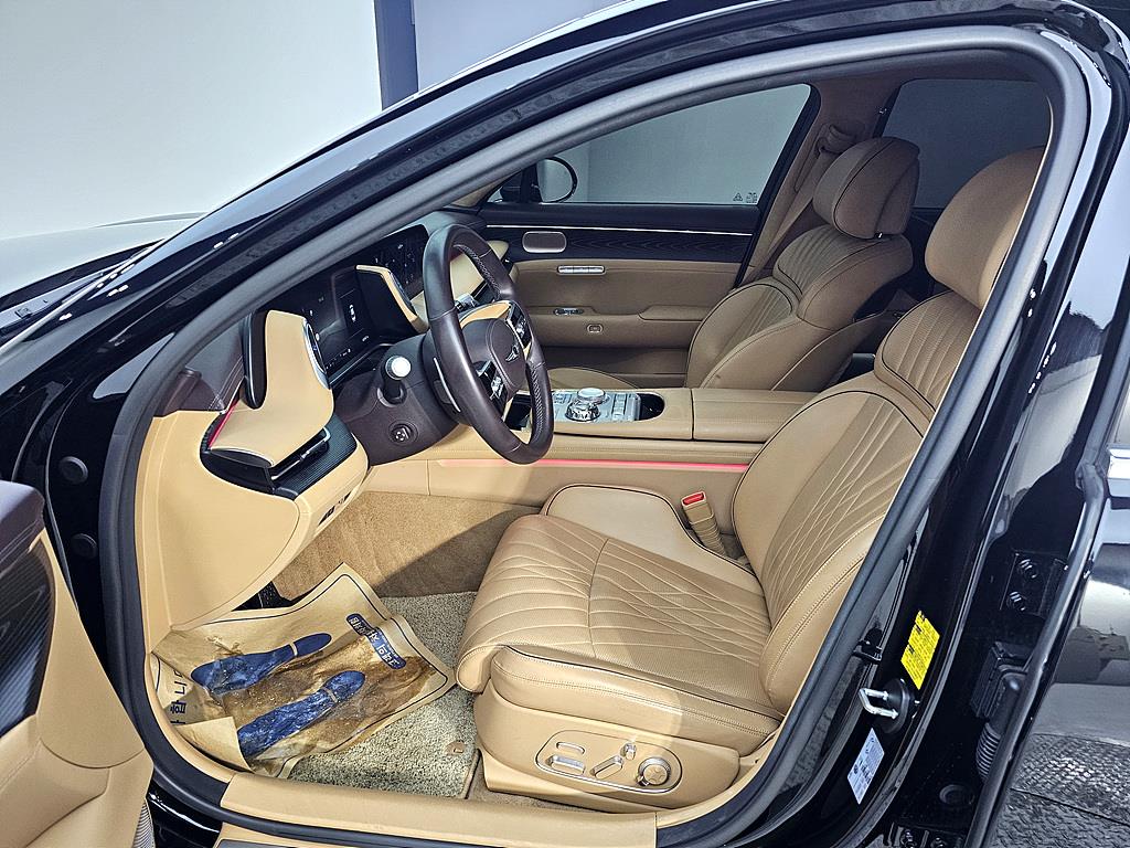 Genesis G90 - Vista 8