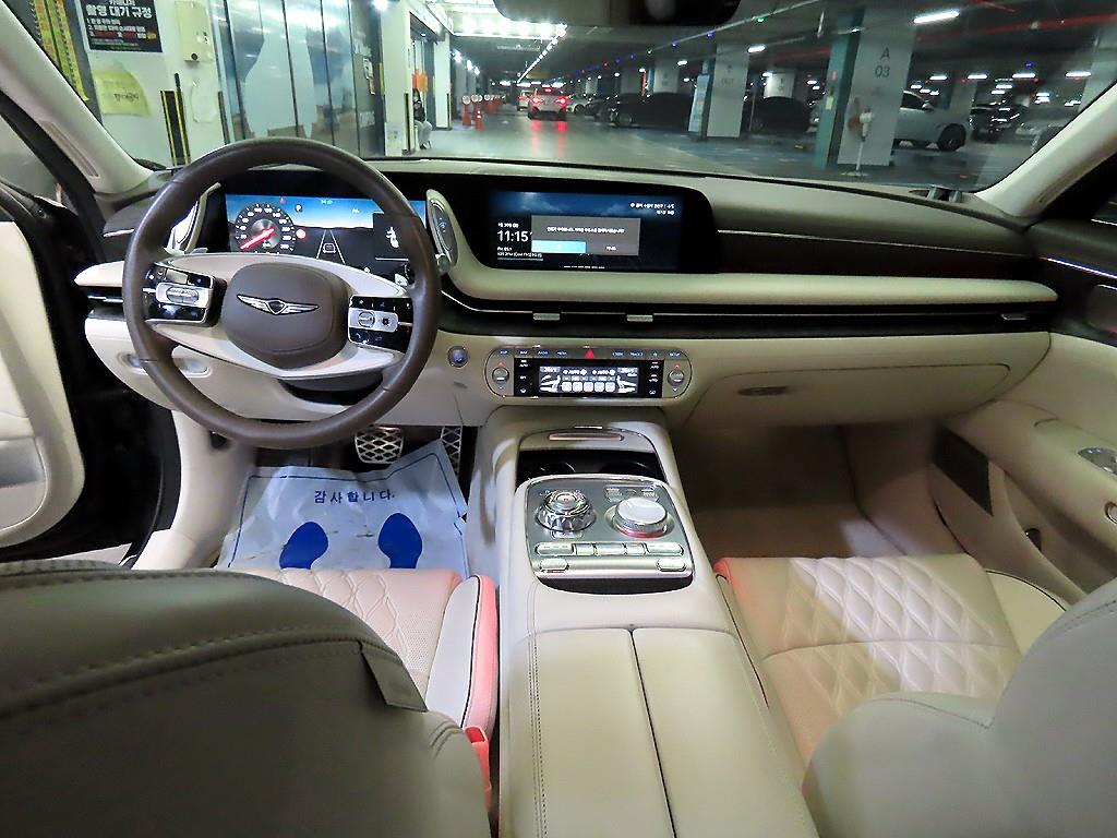 Genesis G90 - Vista 10