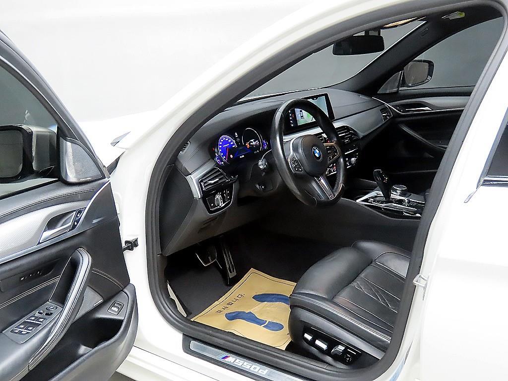 BMW 5 Series - Vista 5