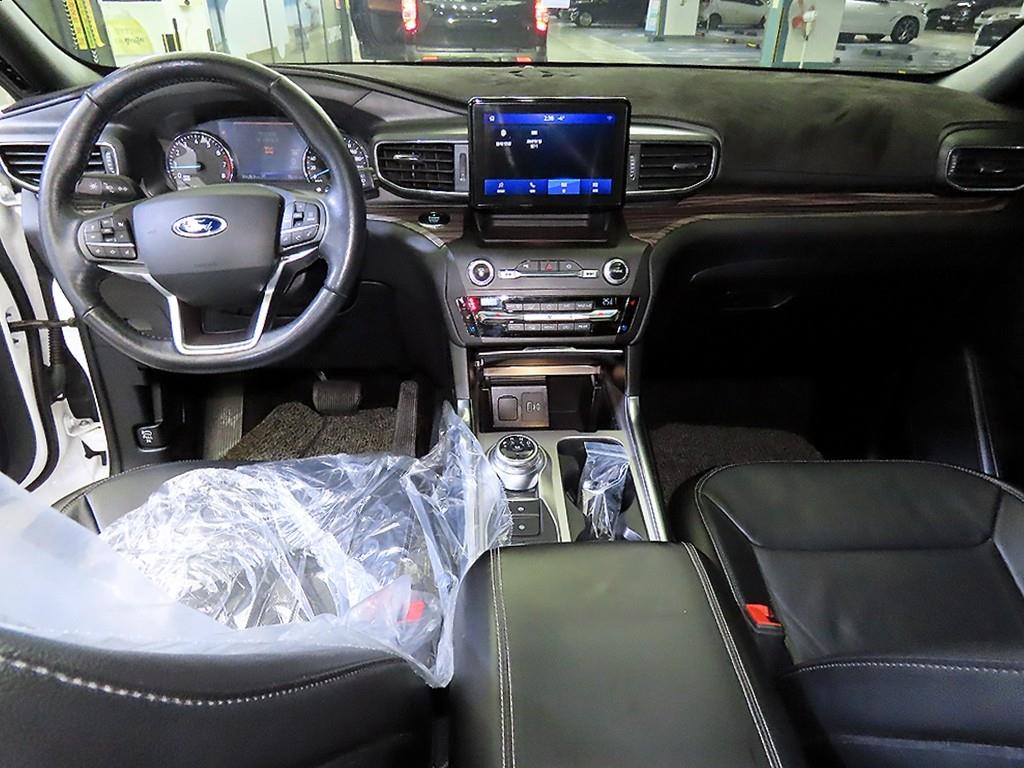 Ford Explorer - Vista 10