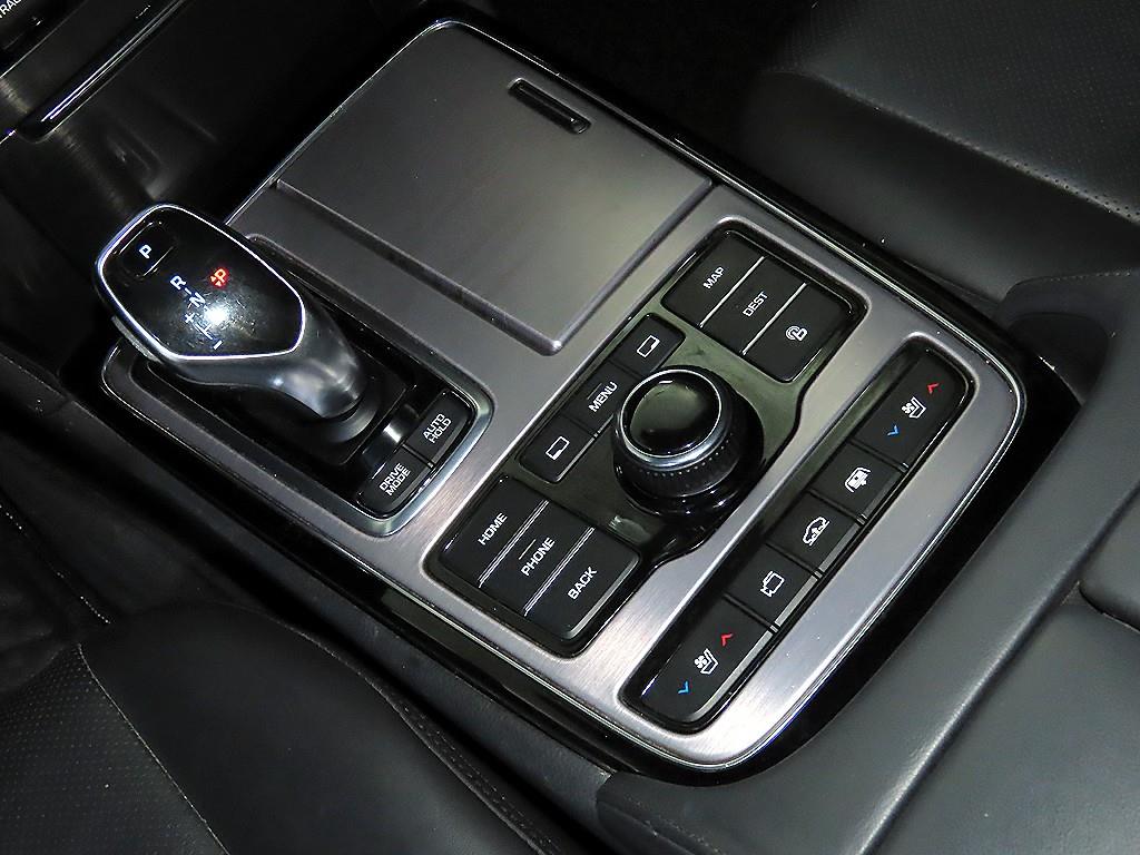 HYUNDAI Equus - Vista 12