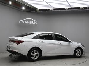 HYUNDAI Avante - Vista 8