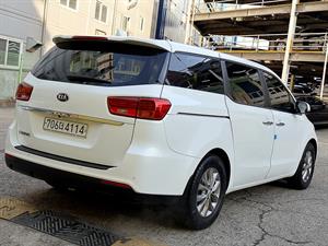 KIA Carnival - Vista 8