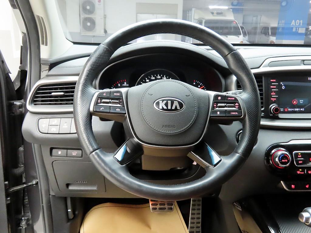KIA Sorento - Vista 8