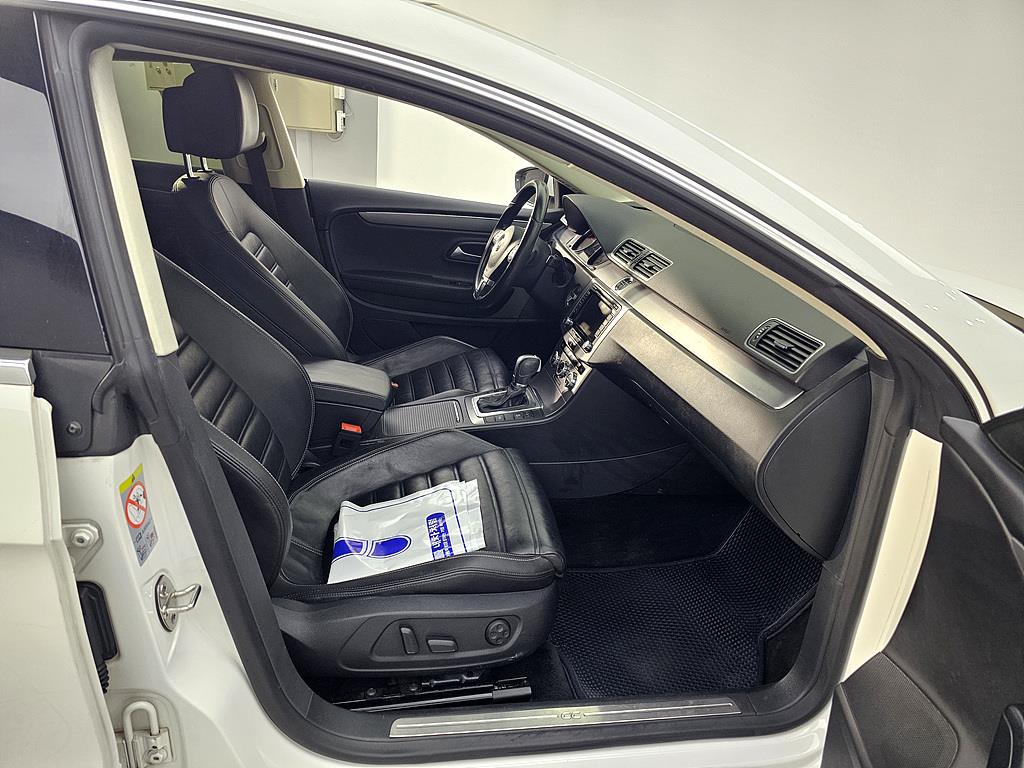 Volkswagen CC - Vista 11