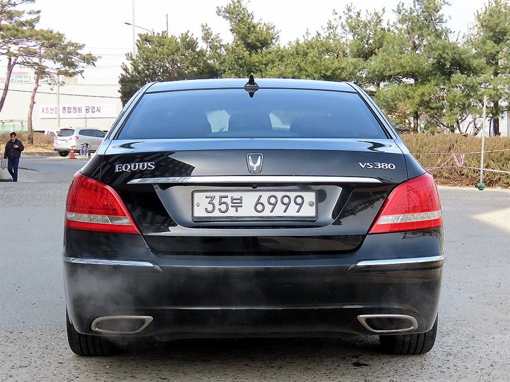 HYUNDAI Equus - Vista 4