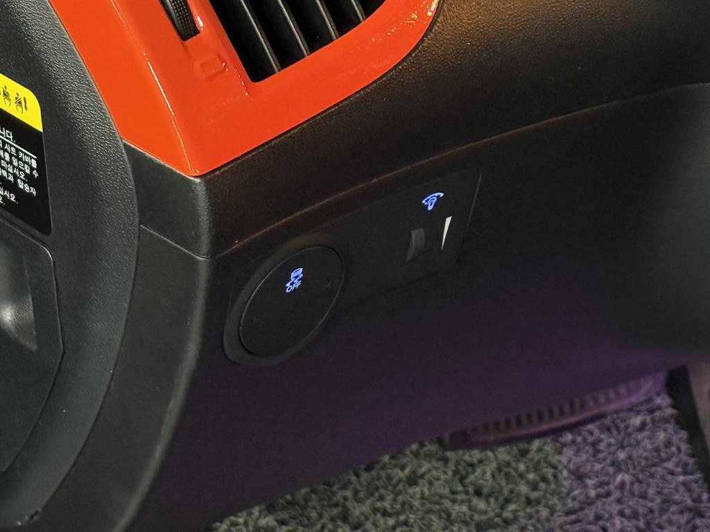 HYUNDAI Genesis - Vista 10