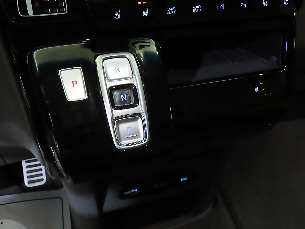 HYUNDAI Staria - Vista 12