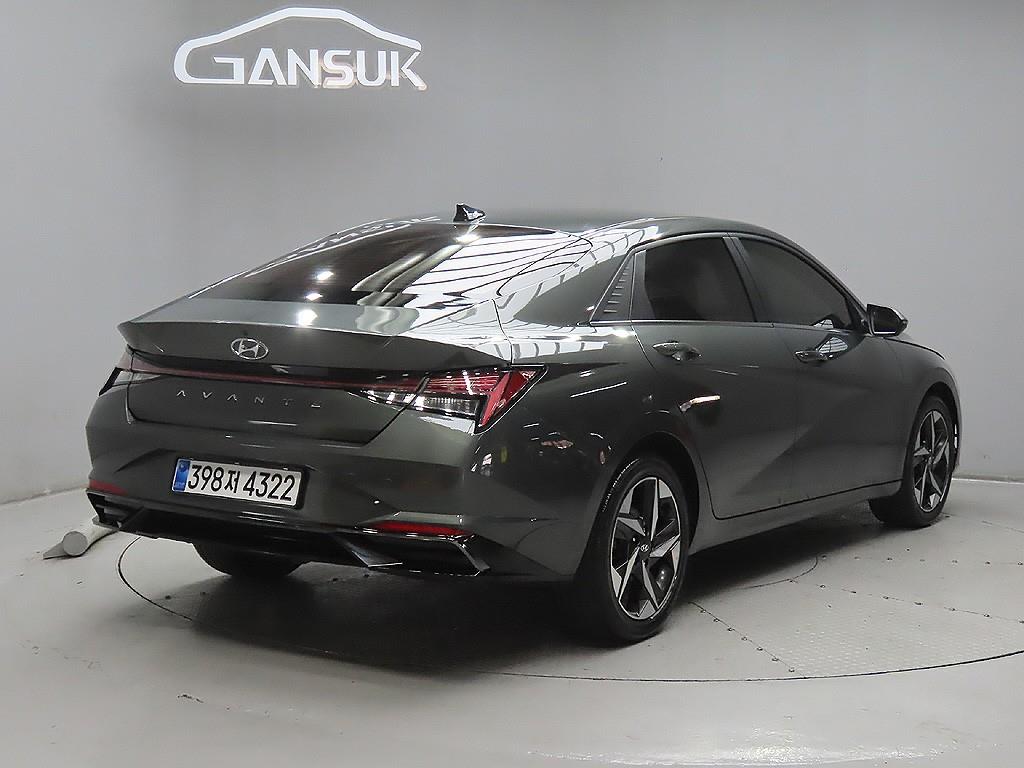 HYUNDAI Avante - Vista 7