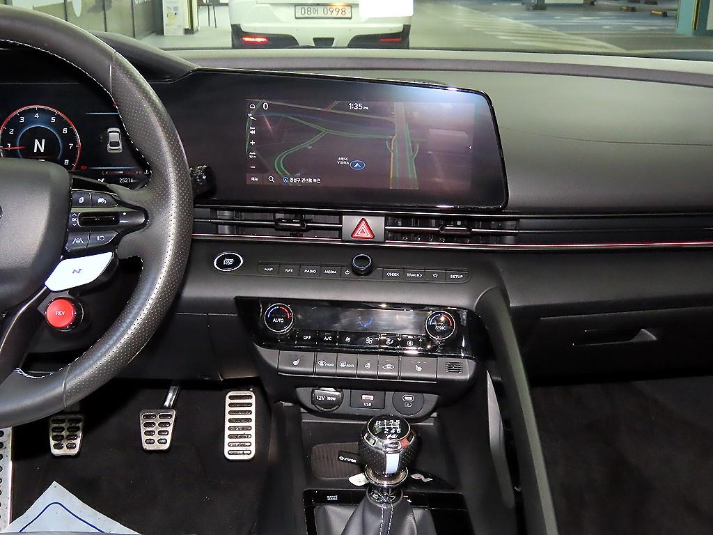 HYUNDAI Avante - Vista 11