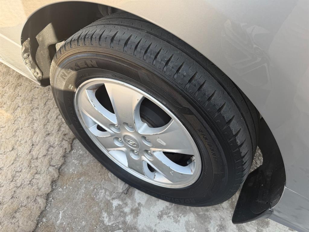 HYUNDAI Starex - Vista 5