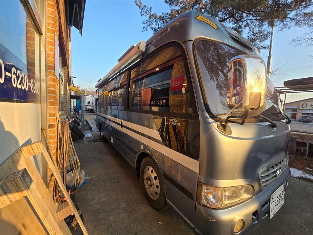 medium and large bus Hyundai bus 2001 Azul - Importación desde Corea - HF Imports Iquique - Foto 18