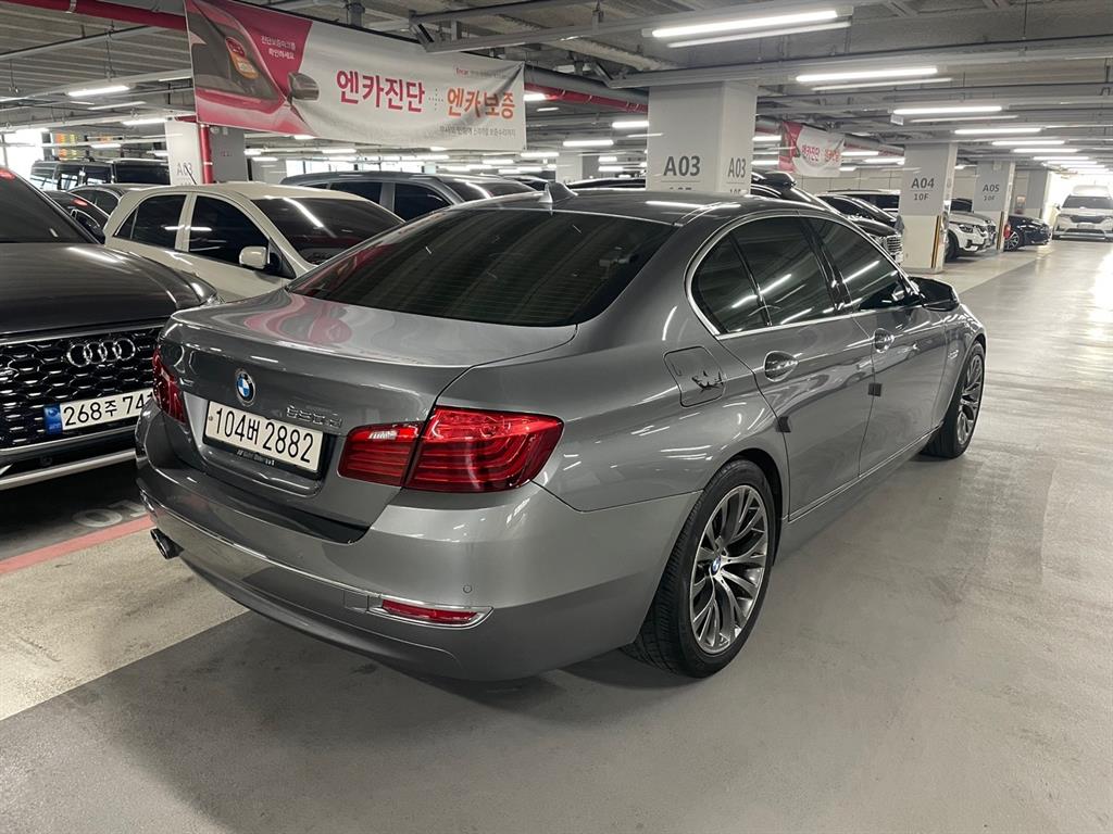 BMW 5 Series - Vista 4