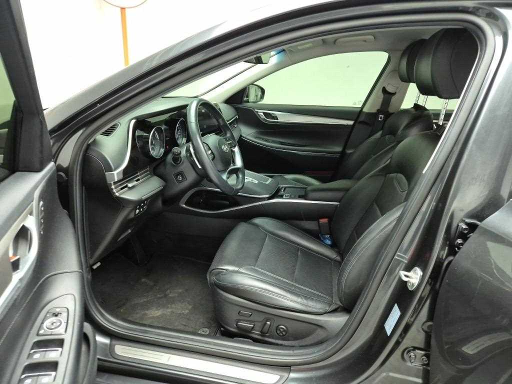 HYUNDAI Grandeur - Vista 11