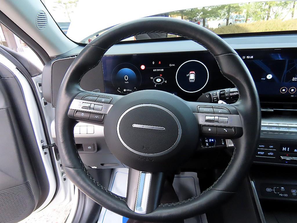 HYUNDAI Kona - Vista 8