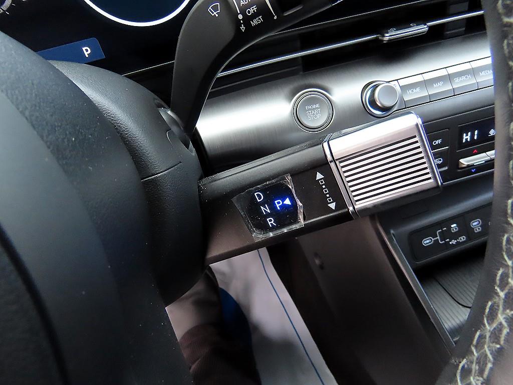 HYUNDAI Kona - Vista 10