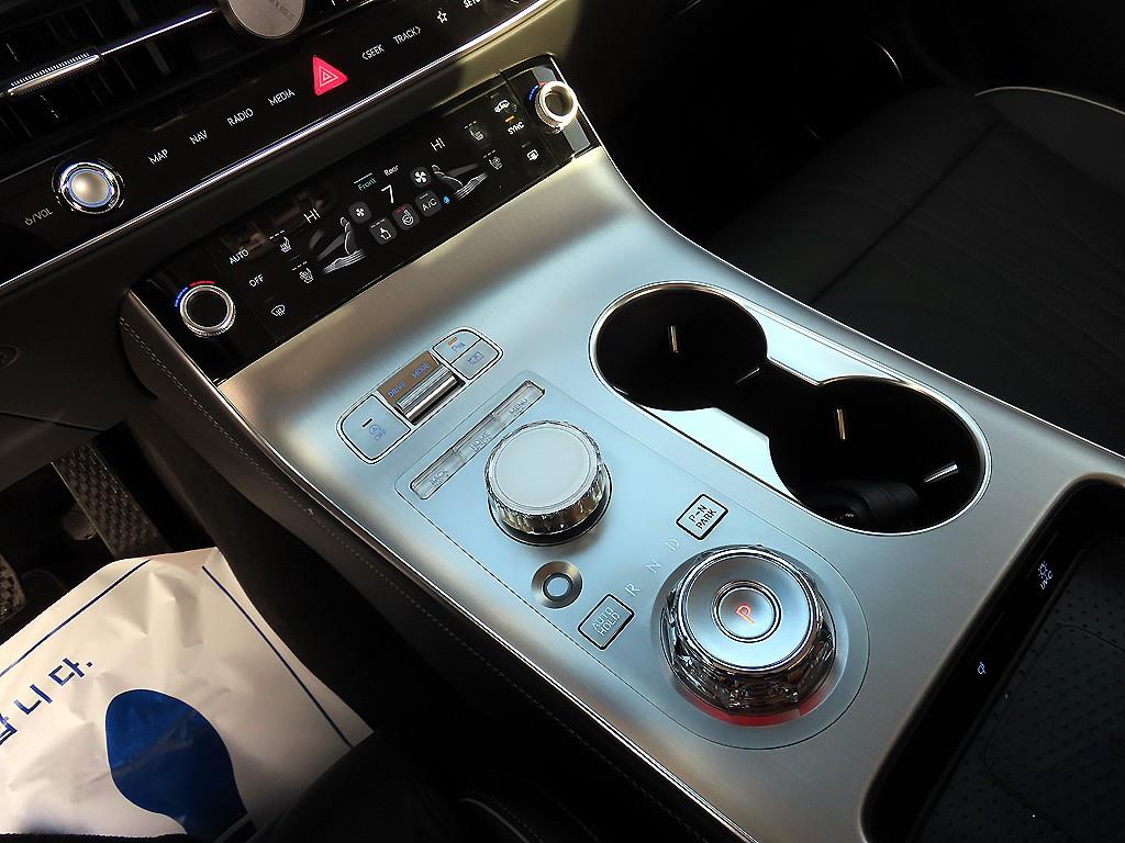 Genesis GV70 - Vista 11