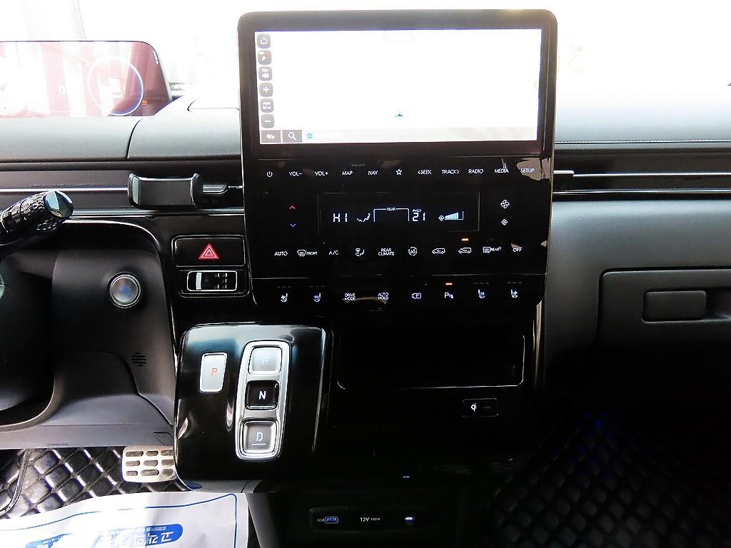 HYUNDAI Staria - Vista 11