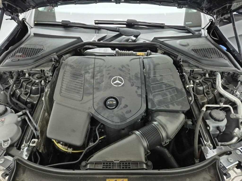 Mercedes Benz E class - Vista 5