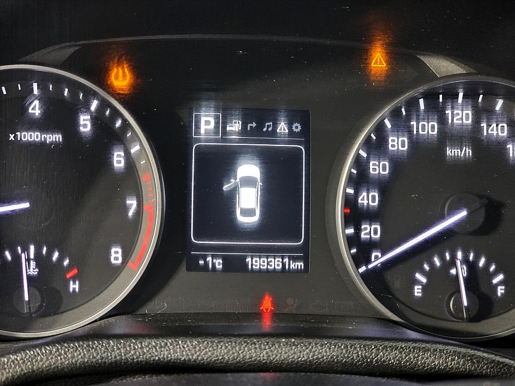 HYUNDAI Avante - Vista 7