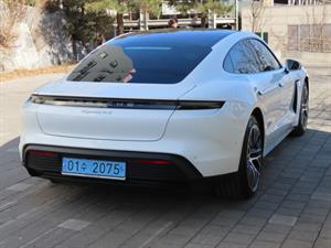 Porsche Taycan - Vista 6