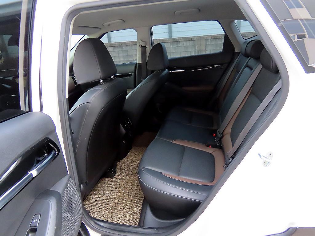 KIA Seltos - Vista 6